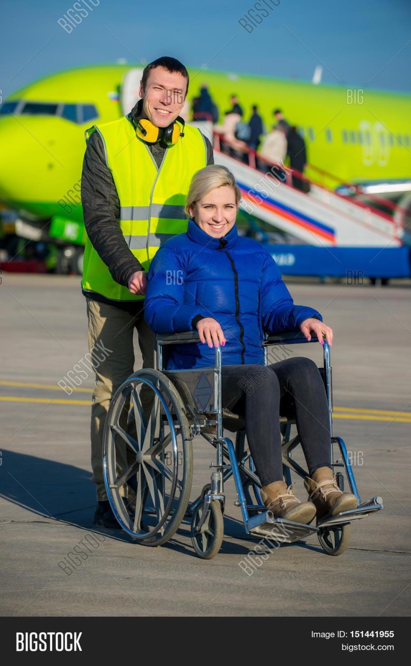 Инвалид в самолете