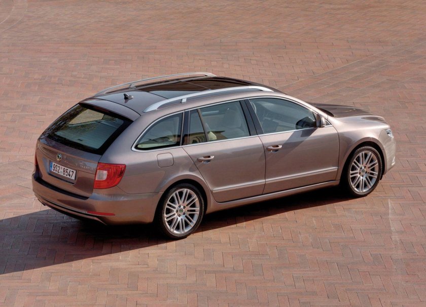Skoda Superb 2010 универсал