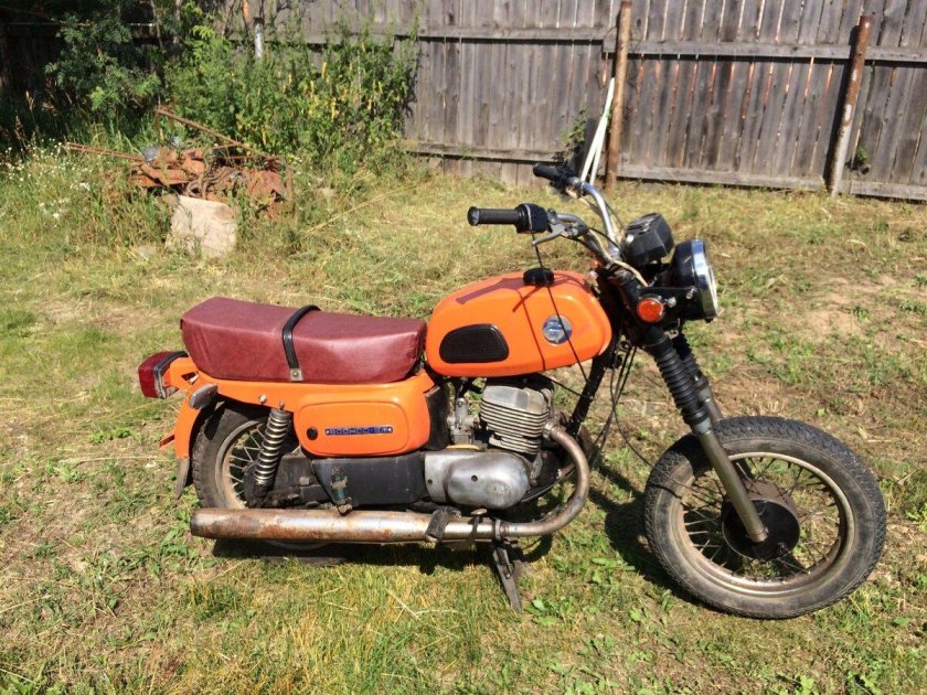 Мотоцикл Восход 3м оранжевый