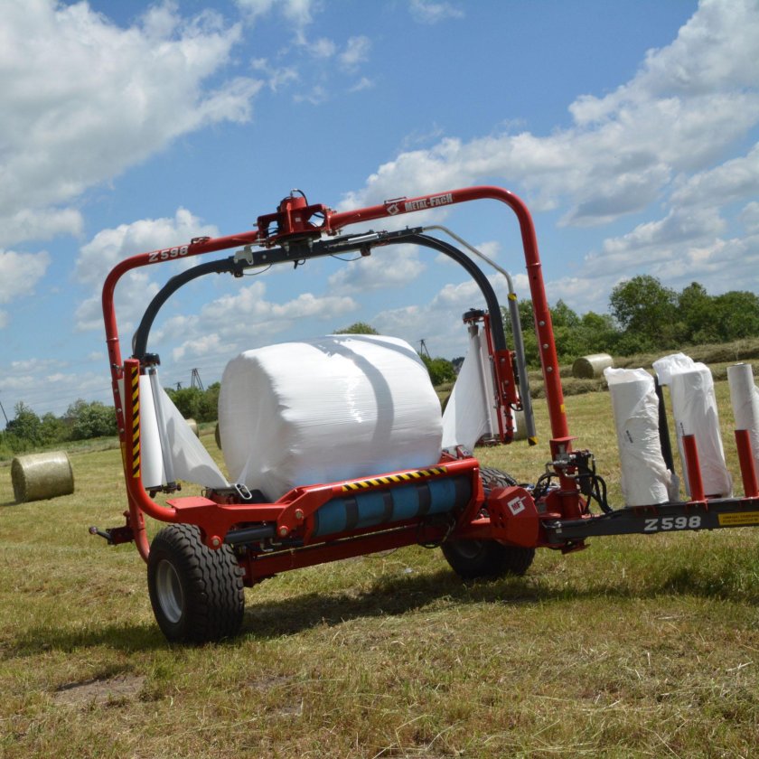 Обмотчик рулонов сенажа