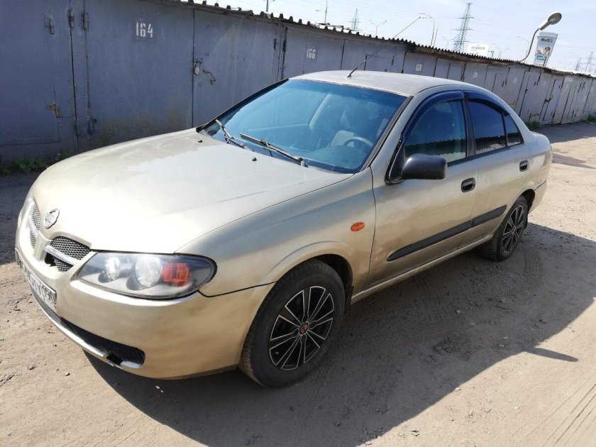Nissan Almera 2003