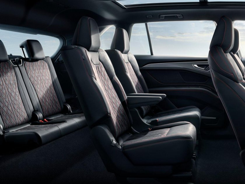 Audi q5 e-tron 2022 салон