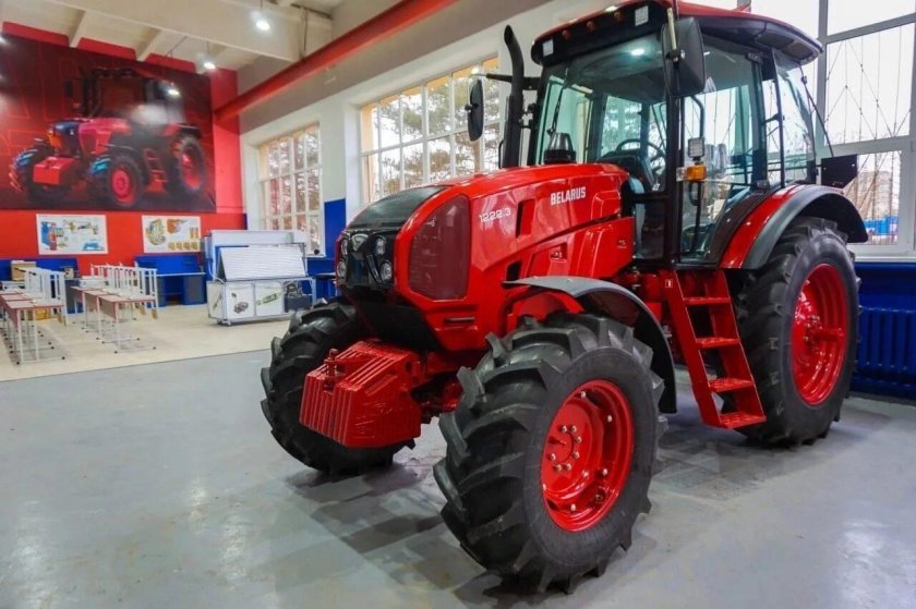 Трактор МТЗ 1222.3