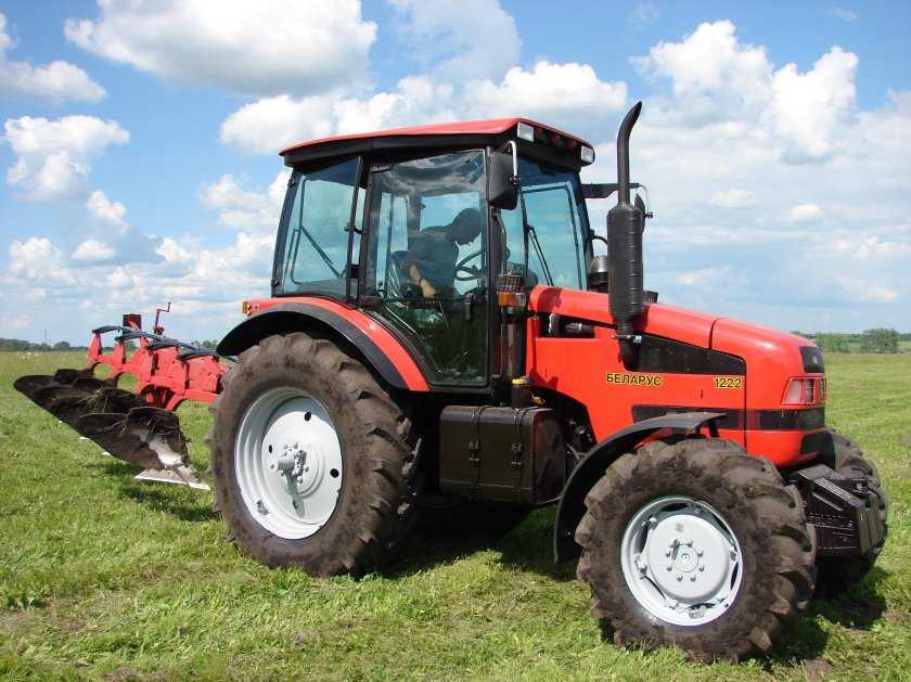 Трактор МТЗ Беларус 1222.4
