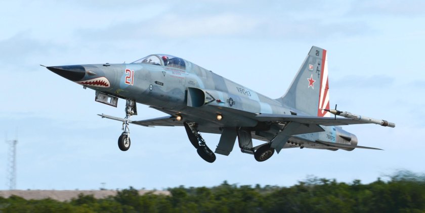 Самолет тигр