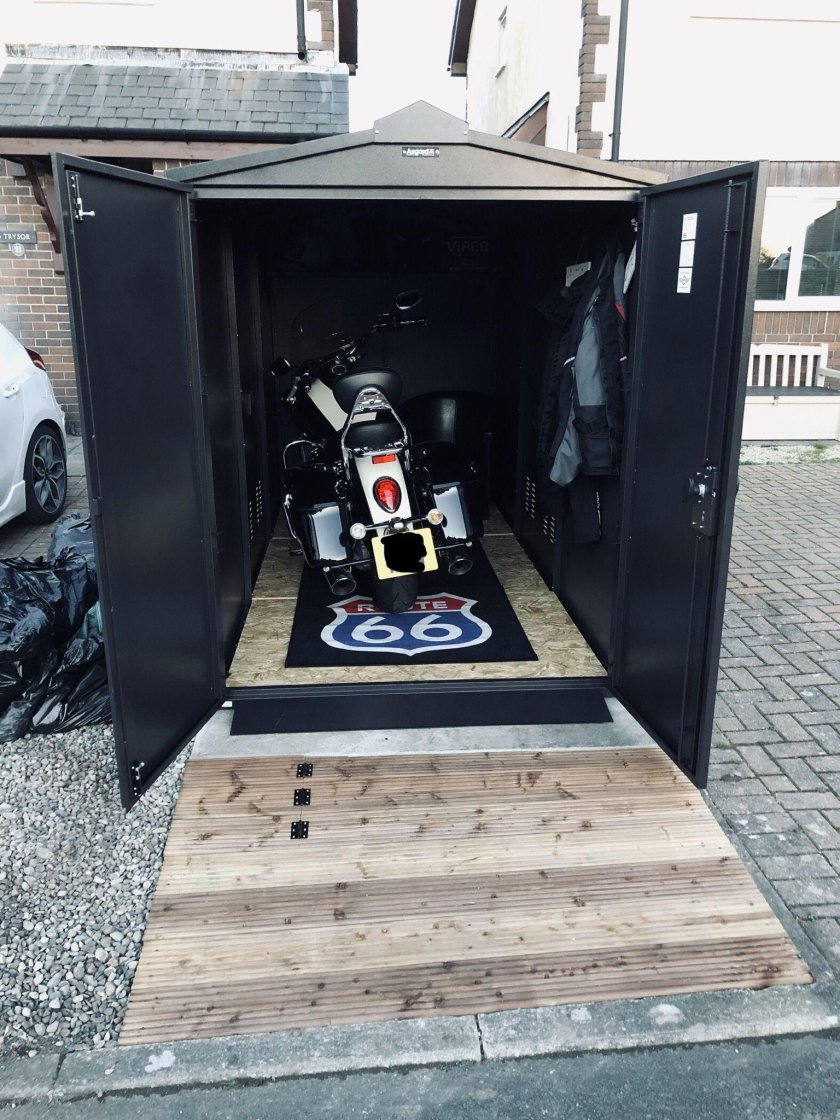 Переносной гараж для мотоцикла
