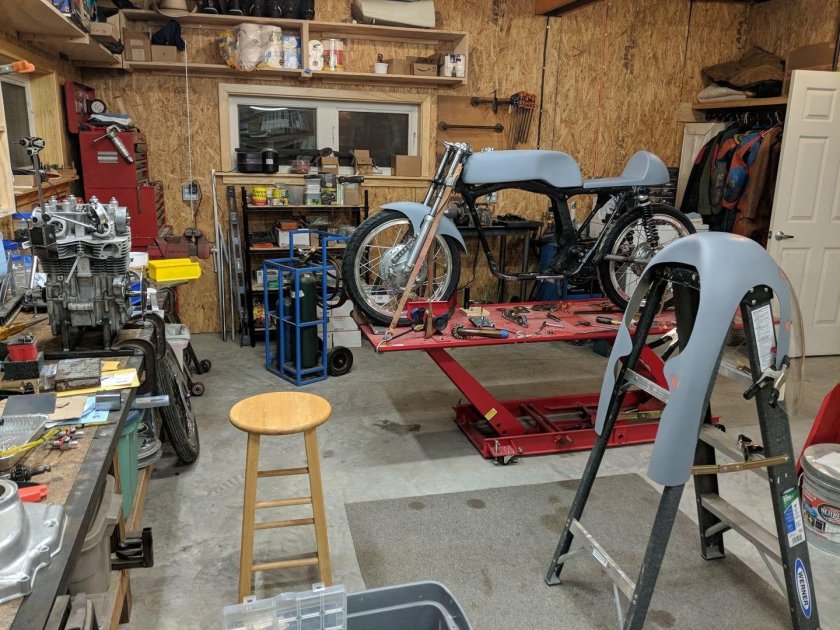 Гараж мастерская для мотоцикла