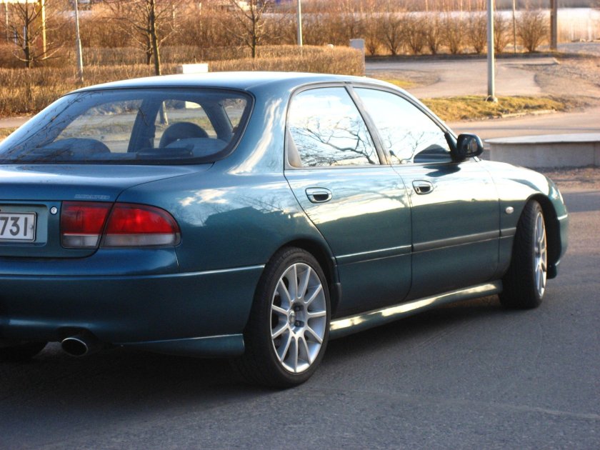 Mazda 626 ge седан