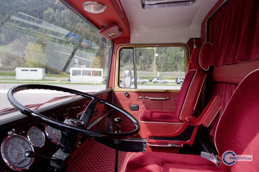 Mercedes-Benz LP 2232