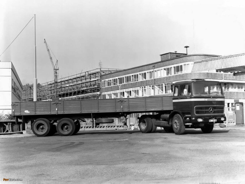 Грузовики Мерседес LP 1620