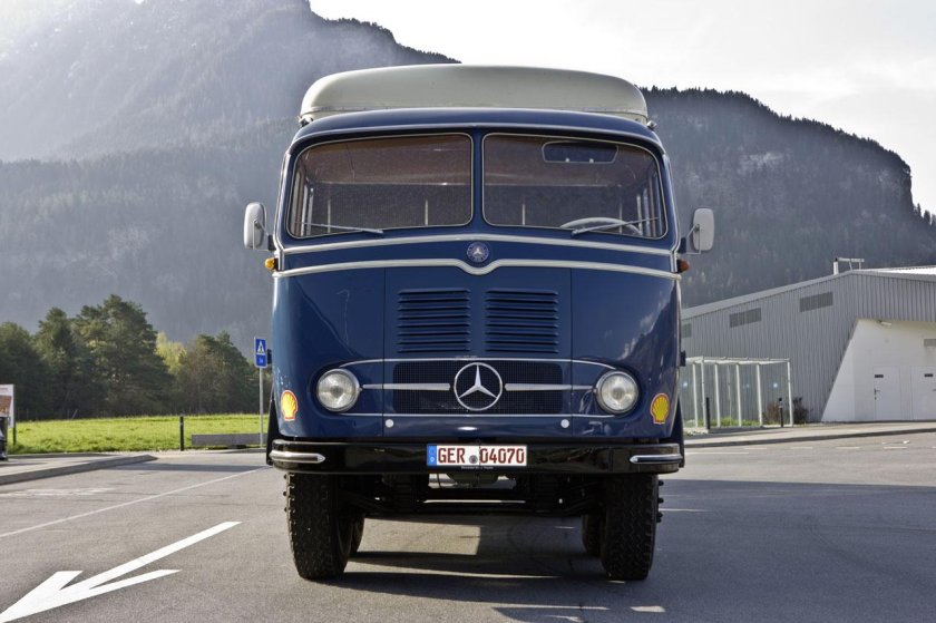 Mercedes lp333