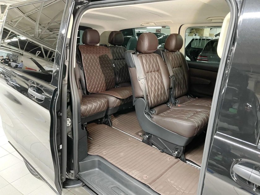 Машина Вито салон с телевизором