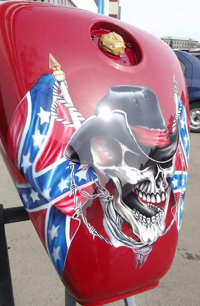 Аэрография на баке мотоцикла