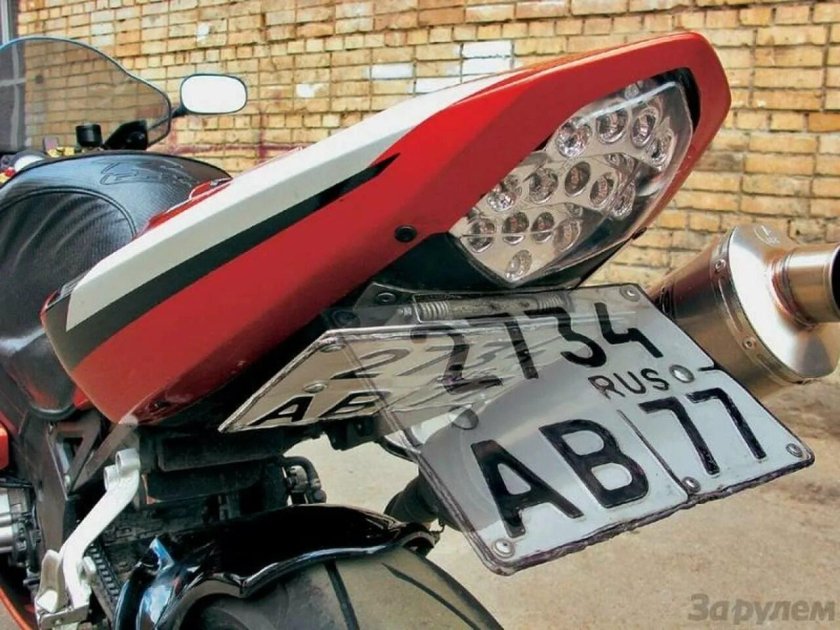 Крепление номерного знака на мотоцикл