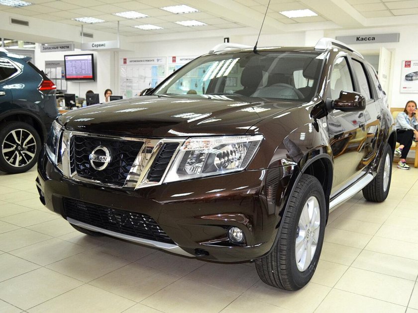 Nissan Terrano 2019 коричневый