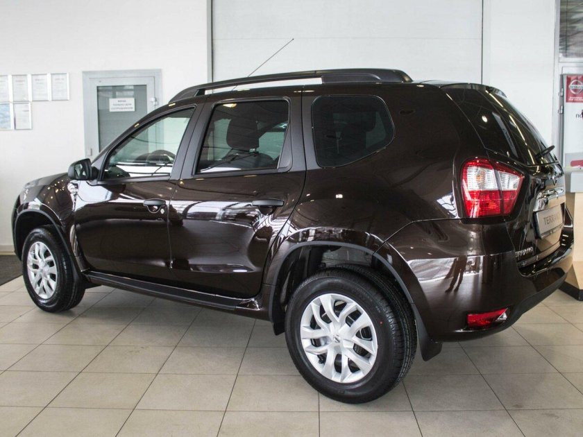 Ниссан Террано коричневый