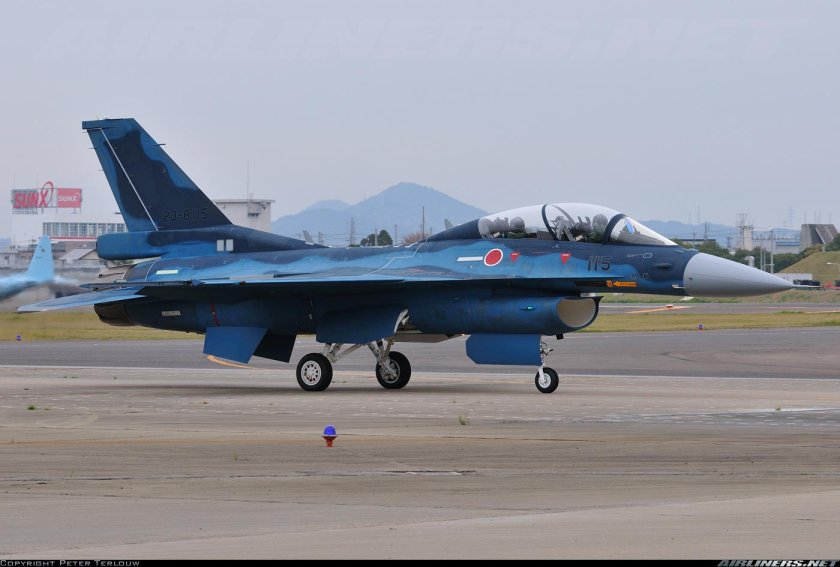 Японский истребитель Mitsubishi f2