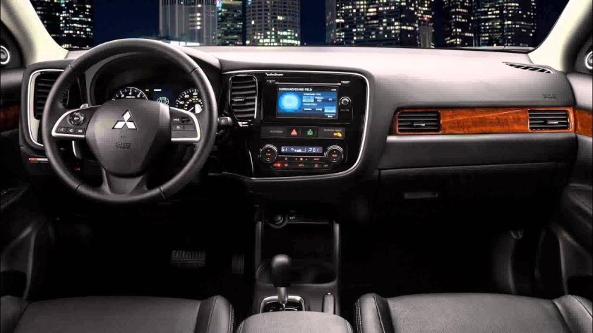 Mitsubishi Outlander 2014 салон