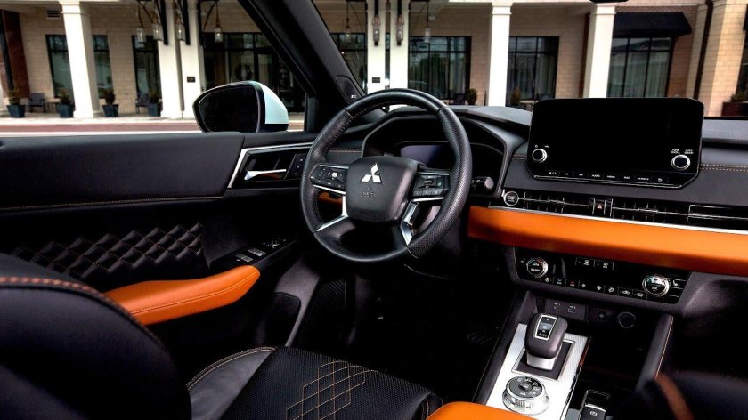Mitsubishi Outlander 2021 салон