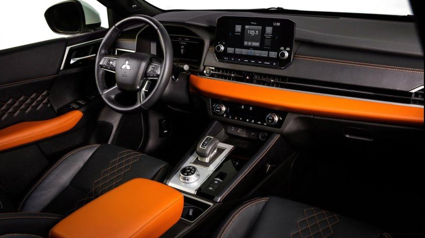 Mitsubishi Outlander 2021 салон