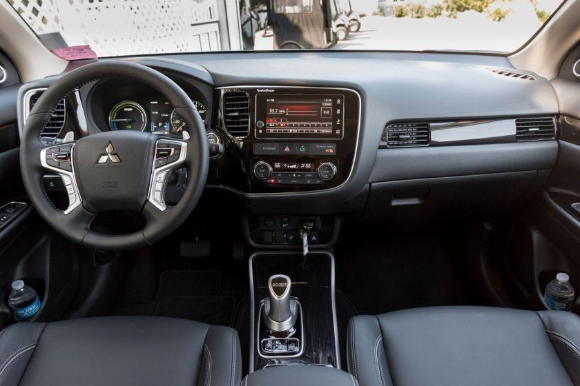 Mitsubishi Outlander gt 2021 салон