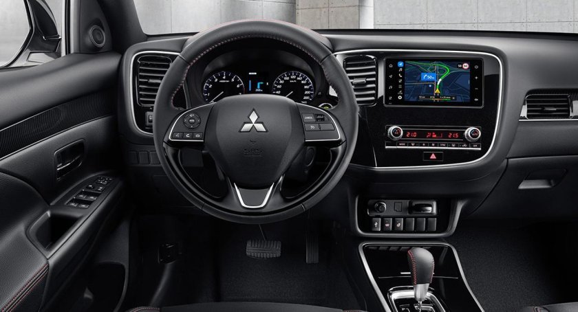 Mitsubishi Outlander Black Edition 2021