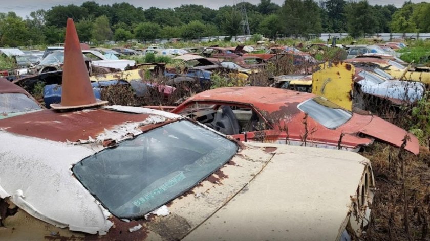 Свалка автомобилей