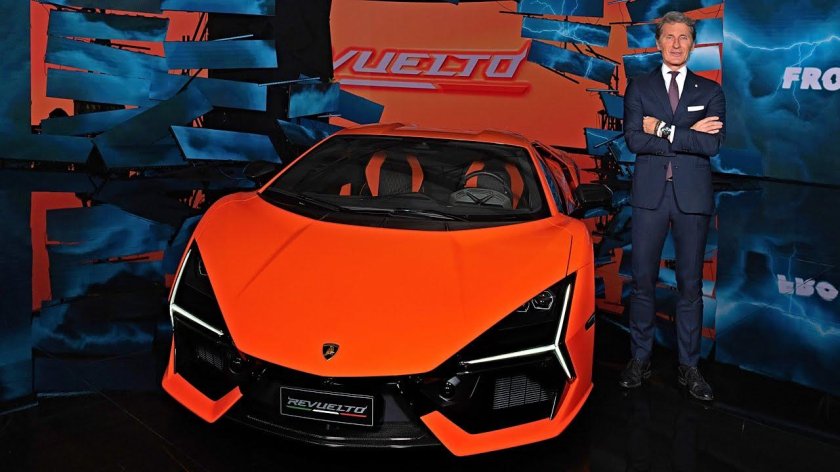 Ламборгини ревуелто