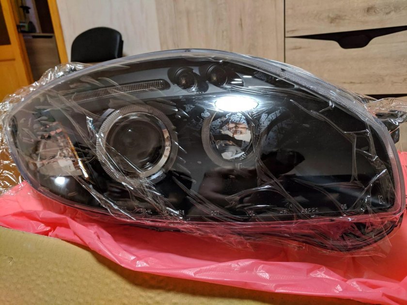 Фары Эклипс 4