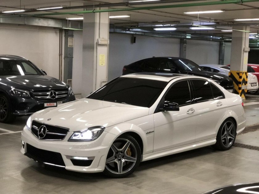 Mercedes-Benz w204 белый