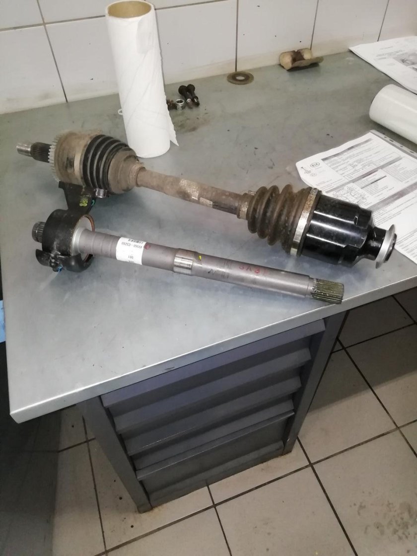 Передний правый привод Киа Соренто 1