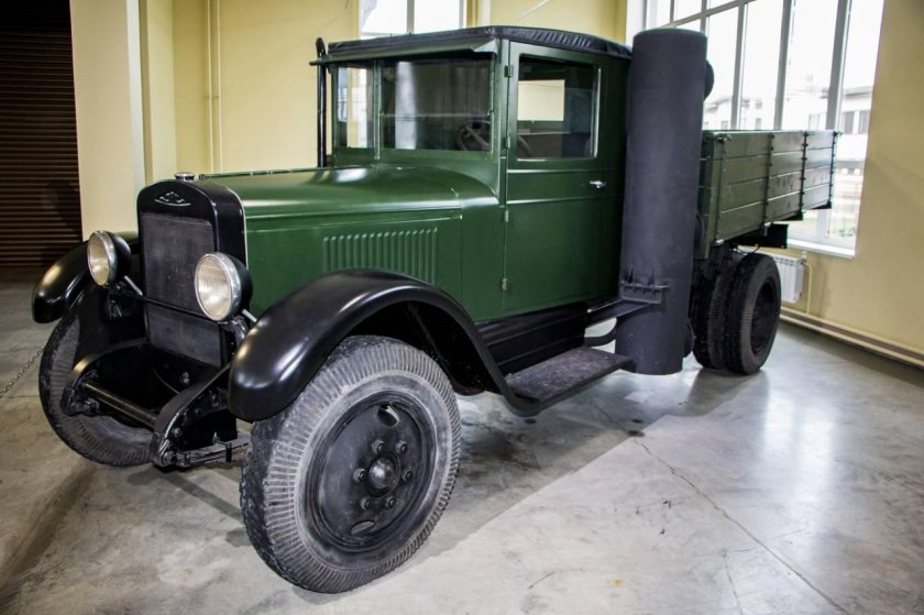 Газогенераторный грузовик ЗИС