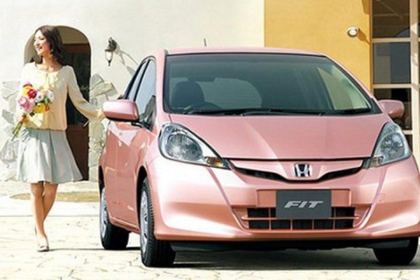 Автомобиль для молодой девушки