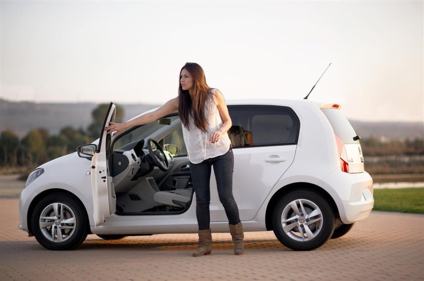 Машина высокая компактная для девушки