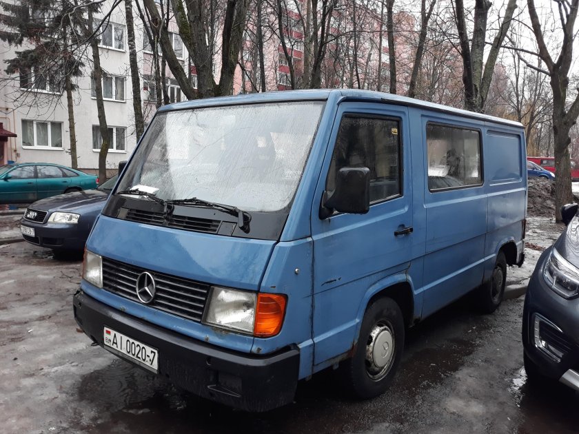 Мерседес mb100d