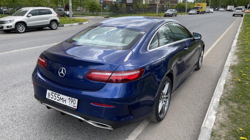 Мерседес синий бриллиант