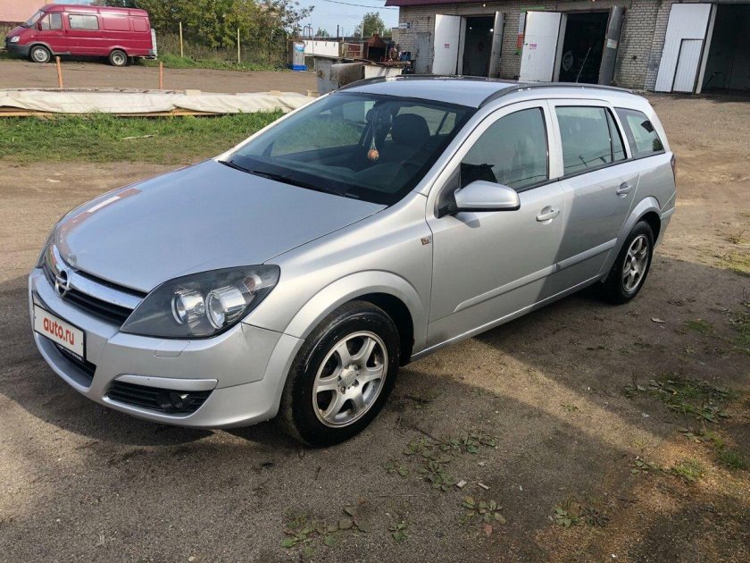 Опель Астра универсал серебристый дизель механика