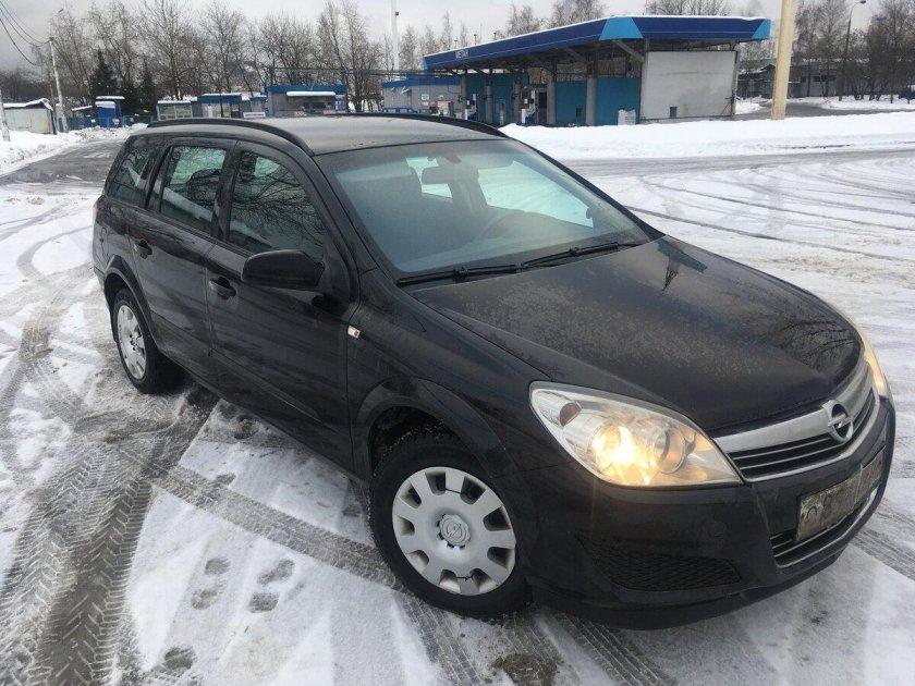 Опель Астра универсал 2010