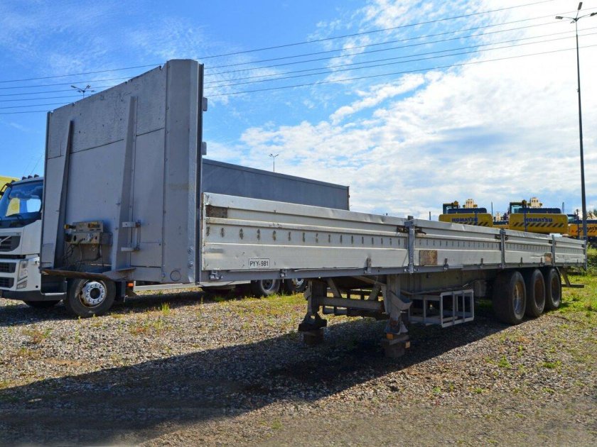 Шторный полуприцеп МАЗ