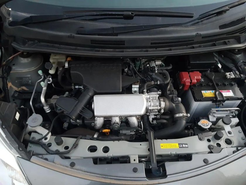 Ниссан ноут 2008 под капотом