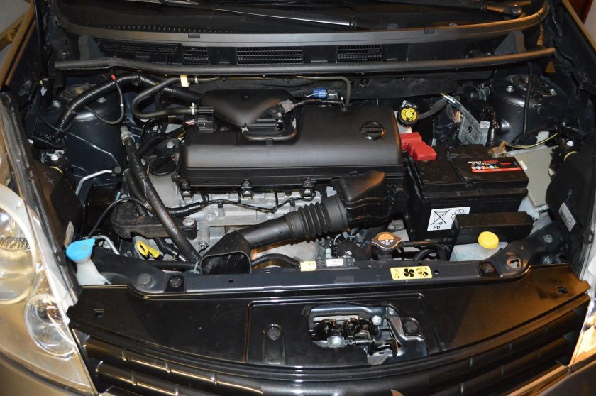 Ниссан ноут 2008 под капотом