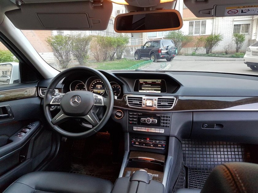 Mercedes Benz e200 w212 салон