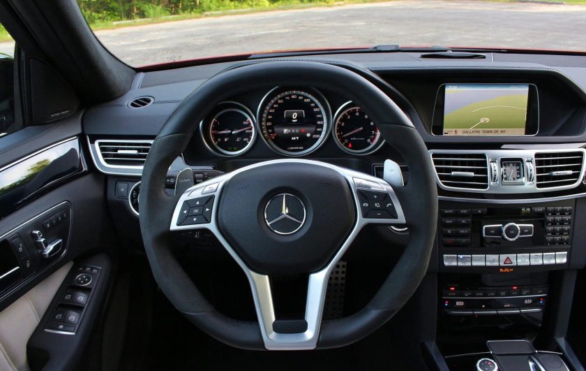 Mercedes e63 AMG салон