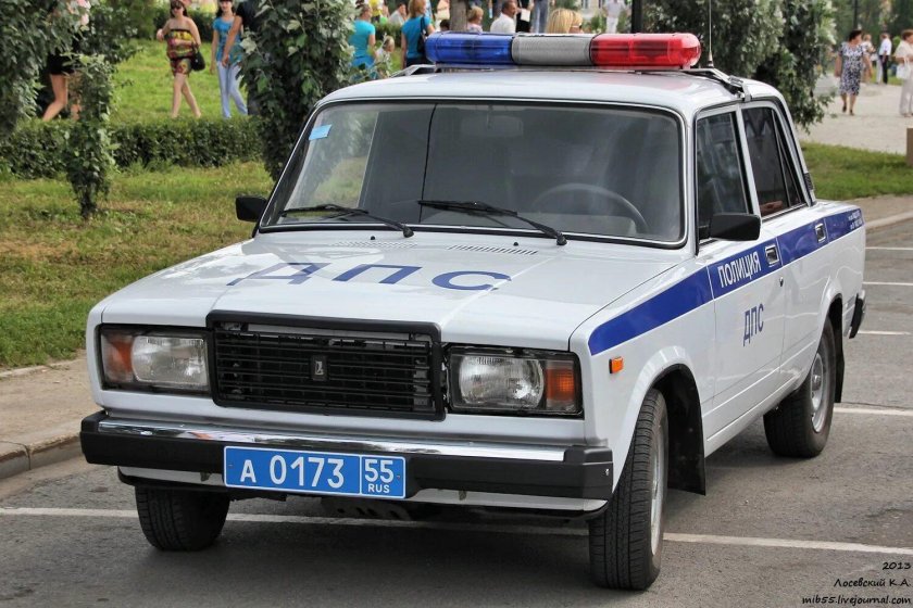 Полицейская машина ВАЗ 2107 ДПС