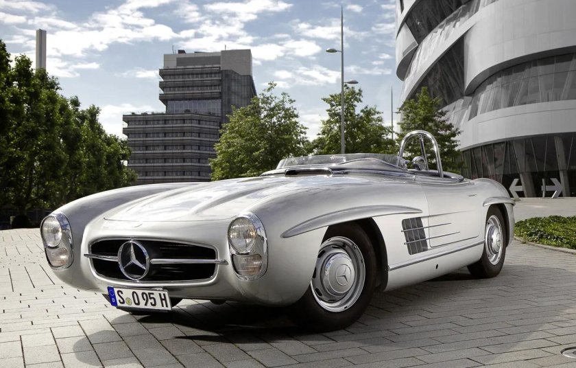 Мерседес СЛС 300