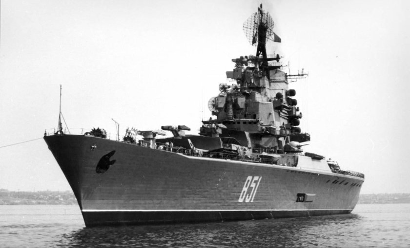 Вертолётоносец Москва крейсер