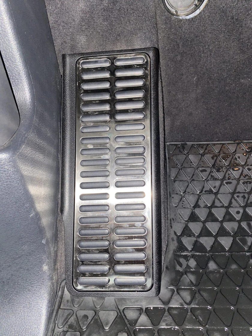 Накладка под левую ногу Туарег НФ