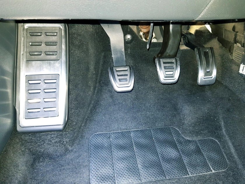 Накладки на педали Веста