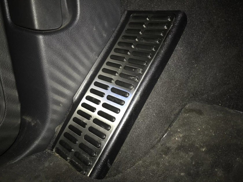 Площадка под левую ногу mr402165