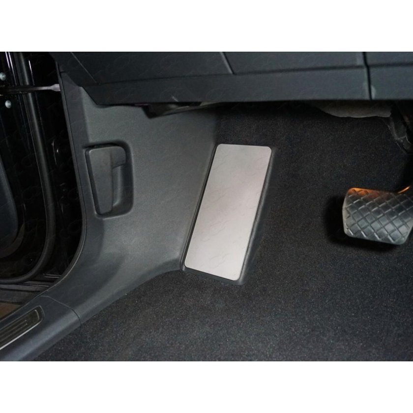 Накладка площадки левлевой ноги Teramont